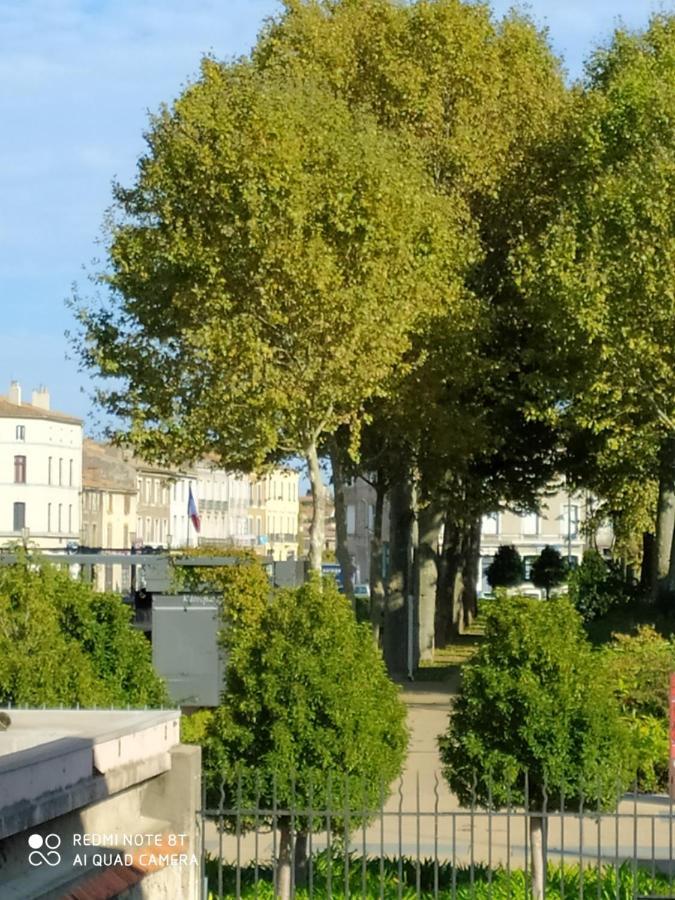 Le 9 De Cour, Chambre Chaco Bed & Breakfast Carcassonne Exterior photo