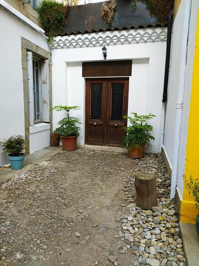 Le 9 De Cour, Chambre Chaco Bed & Breakfast Carcassonne Exterior photo